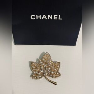 CC Gold Leaf Brooch with Pearls